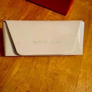 Michael kors eye glasses case